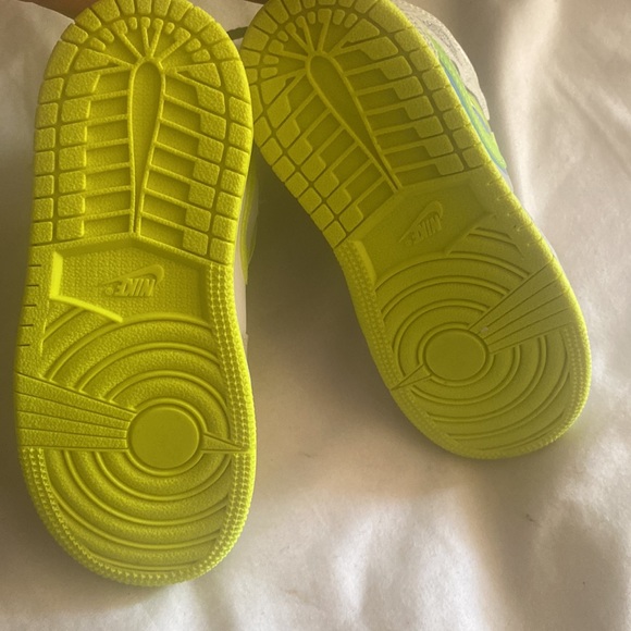 Kids air Jordan’s - Picture 5 of 5